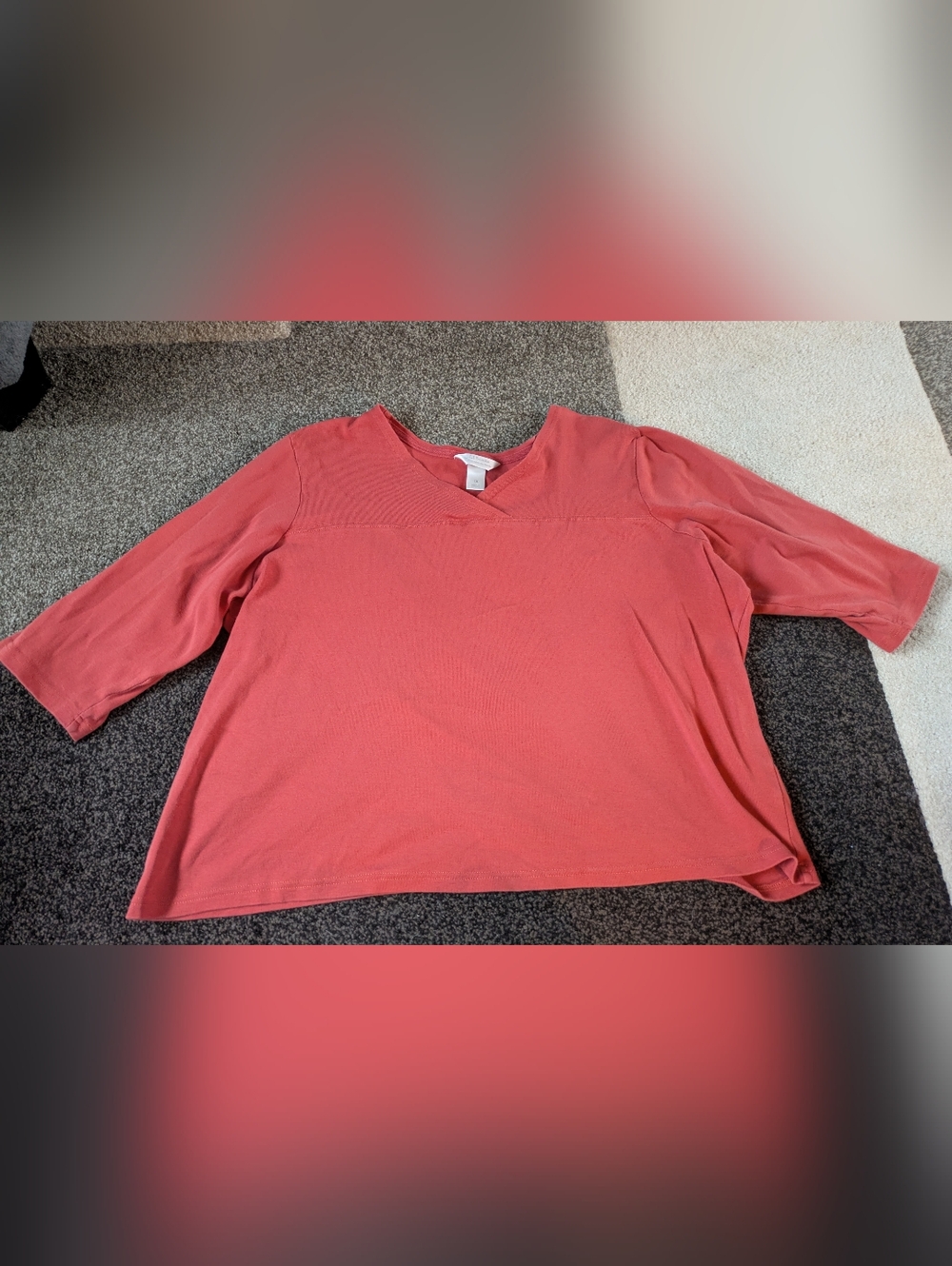 Size Red V-Neck 3/4 Sleeve Blouse